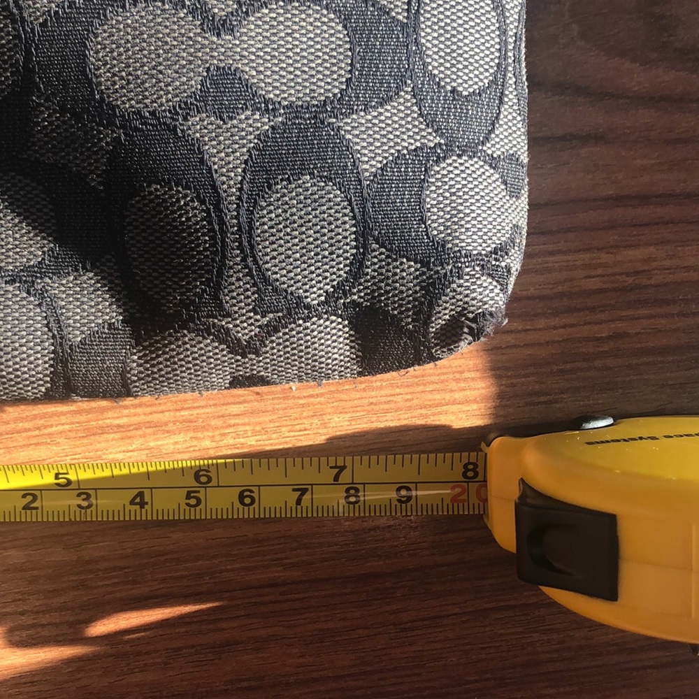 ☆ Cross body coach bag! ☆ - Picture 7 of 8